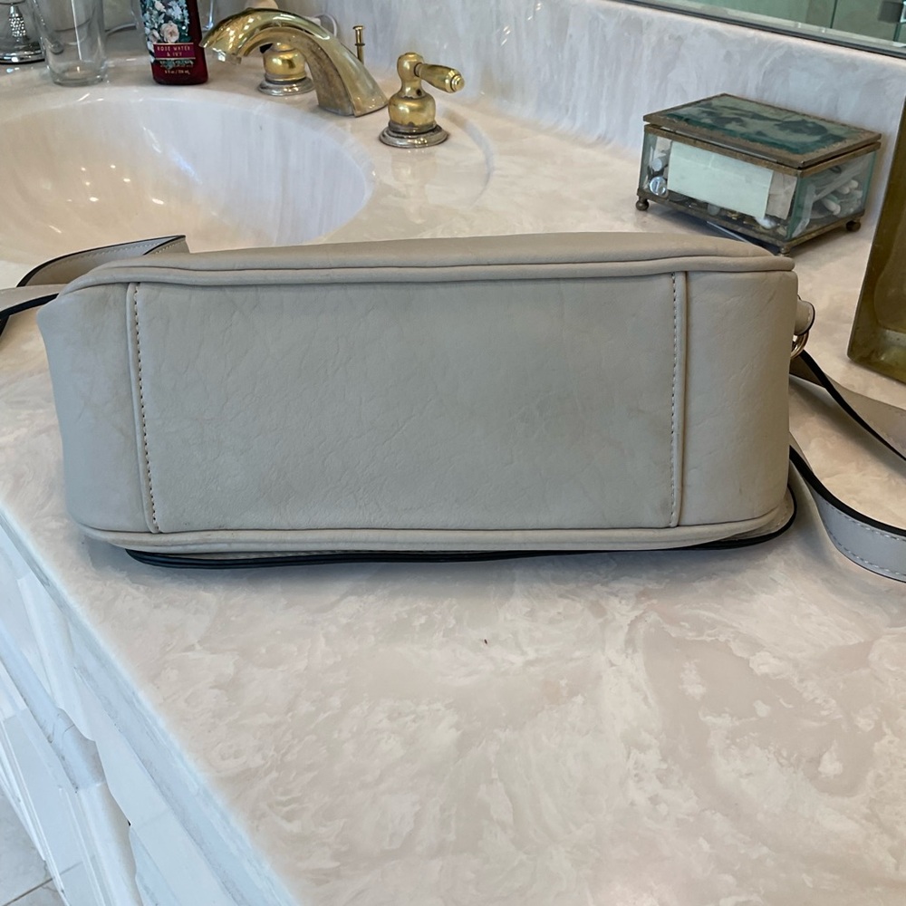 Miztique taupe shoulder-bag with gold horse stirrup detail, NWOT, midsize - Picture 11 of 15